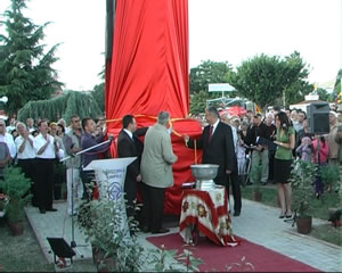 spomenik Sv Naum Ohridski Cudotvorec